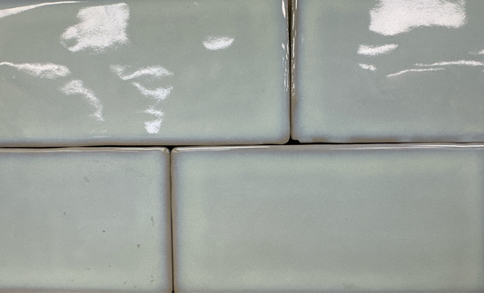 0,29$ / UNITÉ - 84 unités / Boîte 10.5 pi2 - Carreaux muraux en porcelaine Light Green Shadows Glossy - NRD-CZO715Y